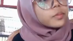 Neng Hijab Sepong Ayang Di Kedai kopi yang Lagi Sepi